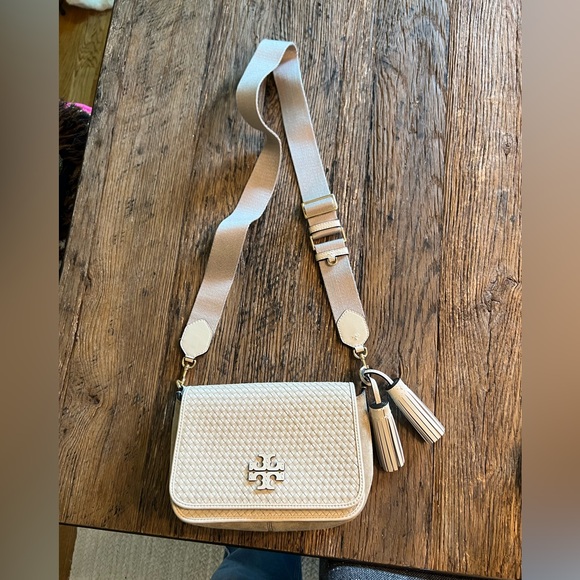 Tory Burch Beige Woven Crossbody Bag - Picture 7 of 7